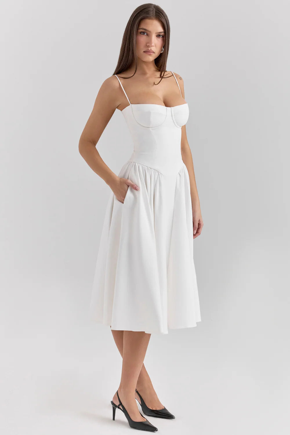 Chic Corset Bodice Dress with Flowing Skirt